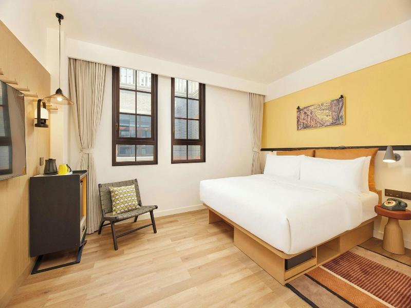 Moxy Shanghai Putuo image