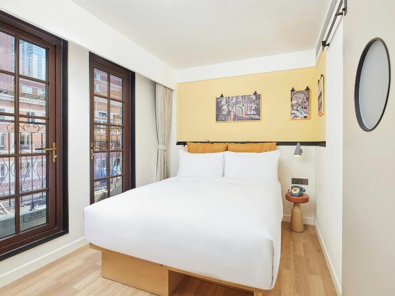 Moxy Shanghai Putuo image