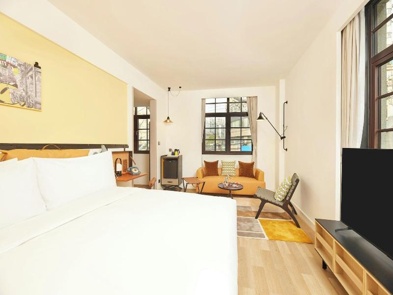 Moxy Shanghai Putuo image