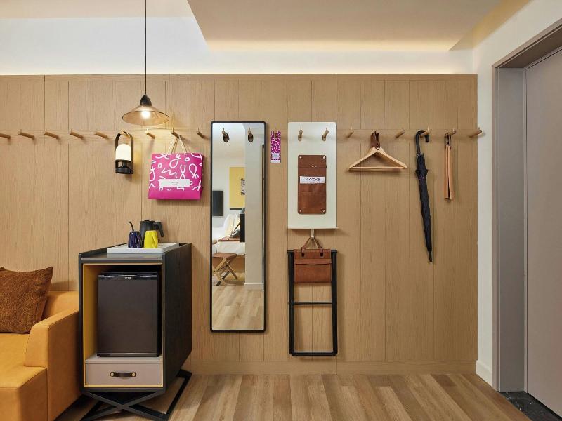 Moxy Shanghai Putuo image