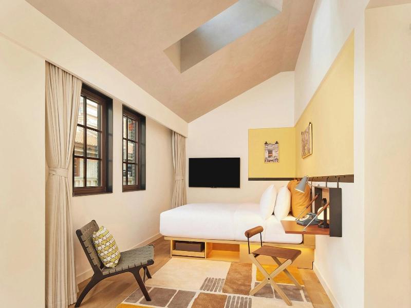 Moxy Shanghai Putuo image