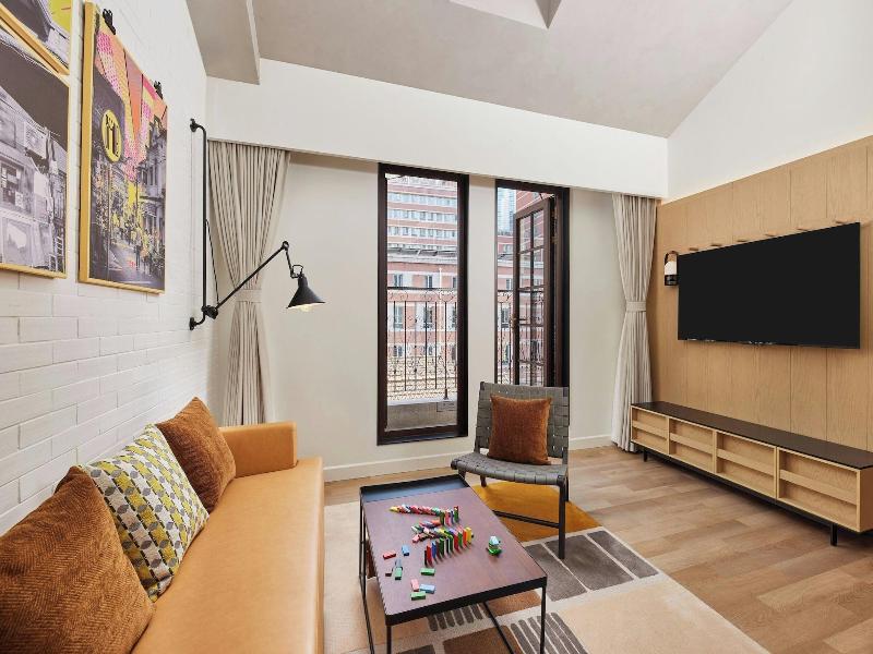 Moxy Shanghai Putuo image