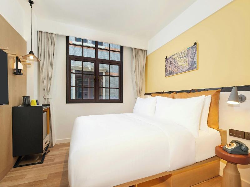 Moxy Shanghai Putuo image