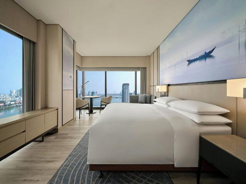 Courtyard By Marriott Danang Han River image