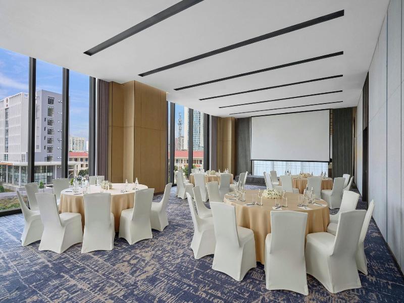 Courtyard By Marriott Danang Han River image