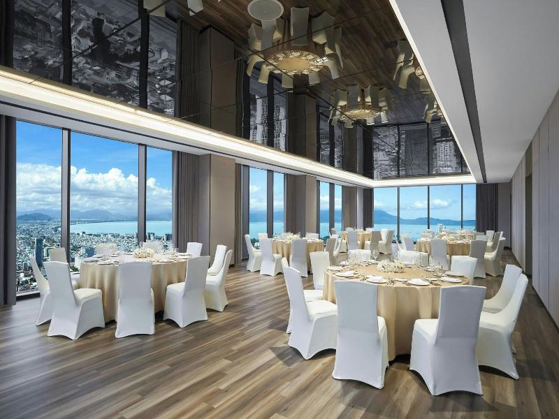 Courtyard By Marriott Danang Han River image