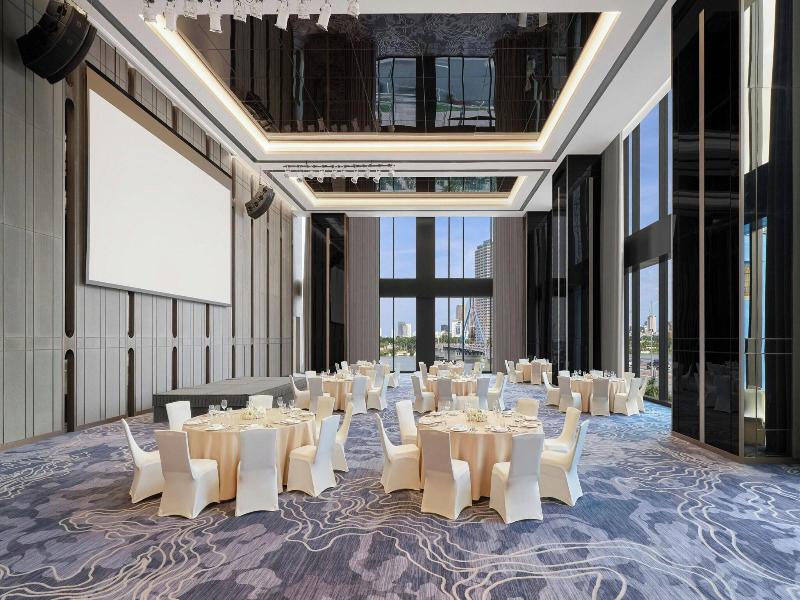 Courtyard By Marriott Danang Han River image