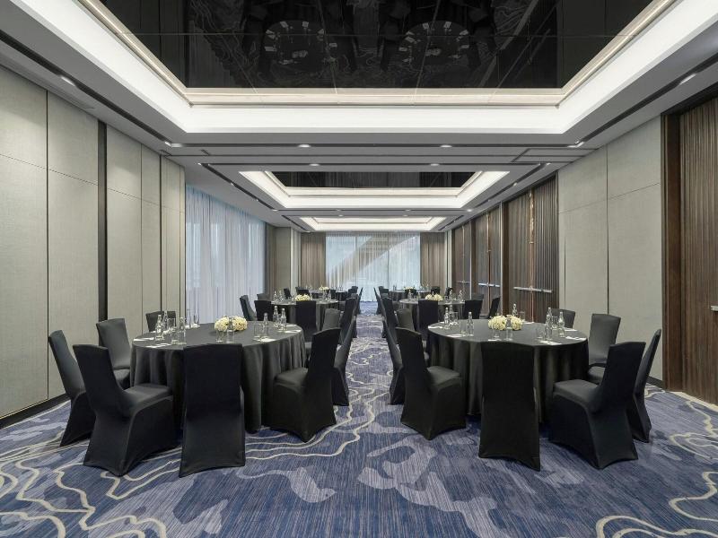 Courtyard By Marriott Danang Han River image