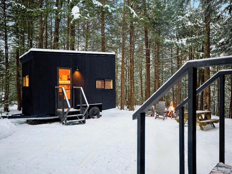 Postcard Cabins Machimoodus Outdoor Collection image