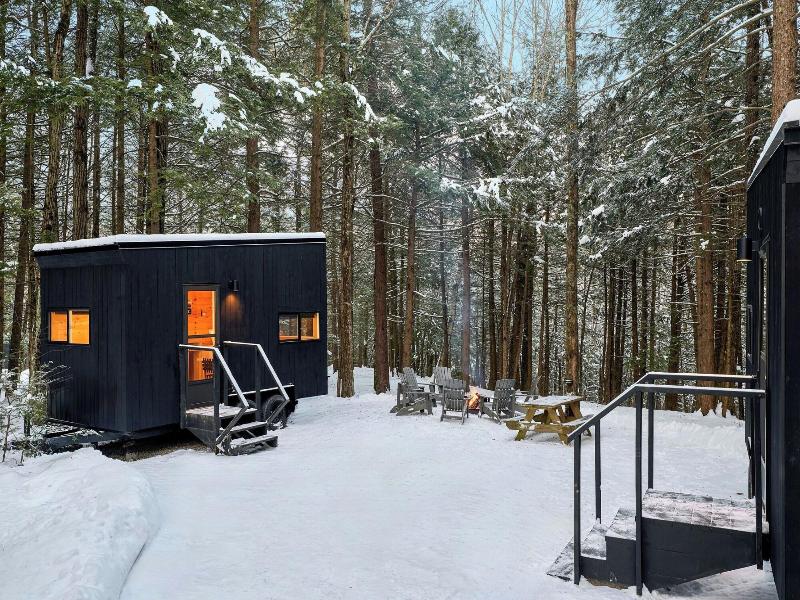 Postcard Cabins Machimoodus Outdoor Collection image