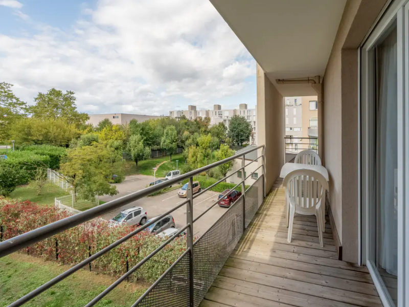 Quality Suites Lyon L'isle-d Abeau image