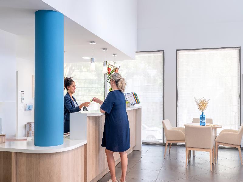 Quality Suites Lyon L'isle-d Abeau image