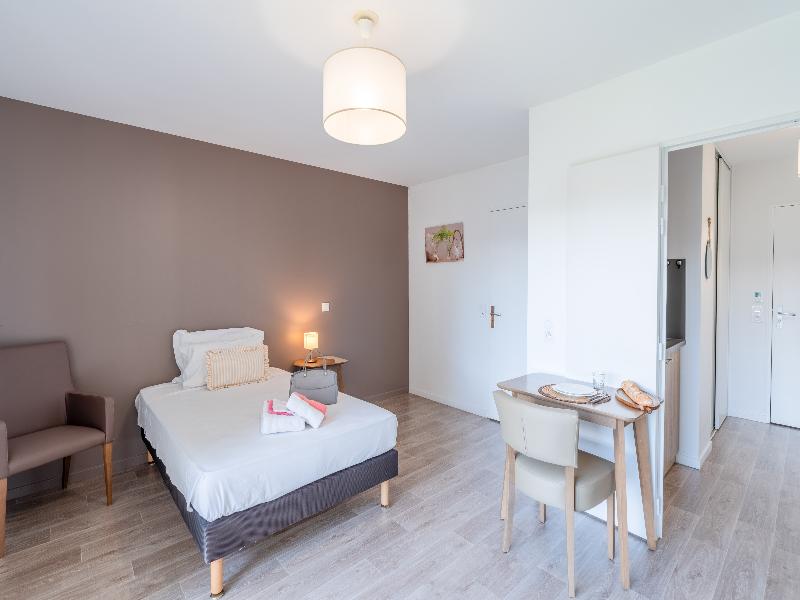 Quality Suites Lyon L'isle-d Abeau image