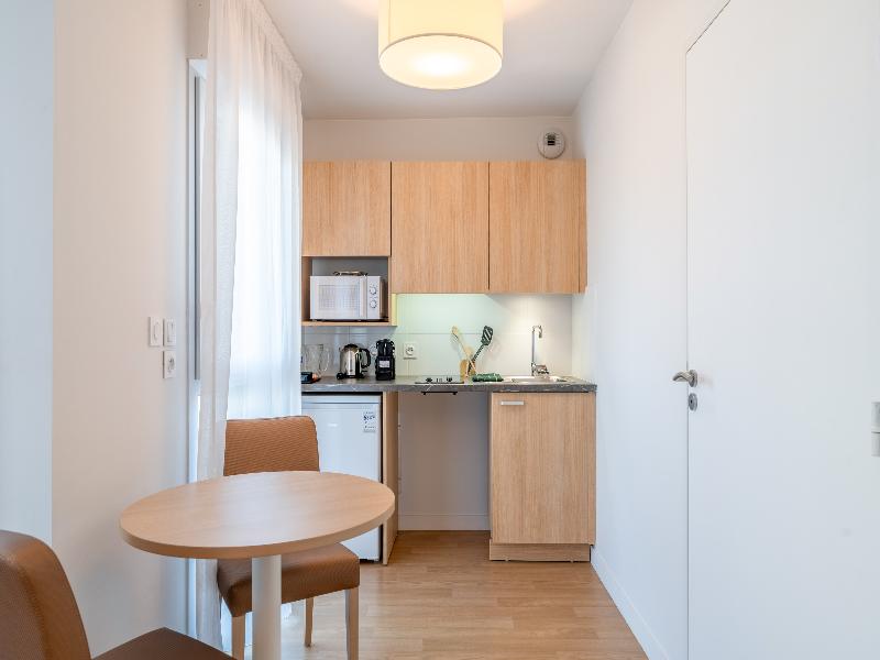 Quality Suites Rochefort image