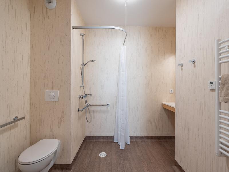 Quality Suites Rochefort image