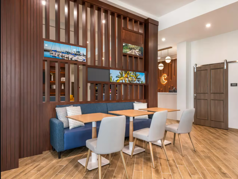 Comfort Inn & Suites Orlando Sanford Airport image