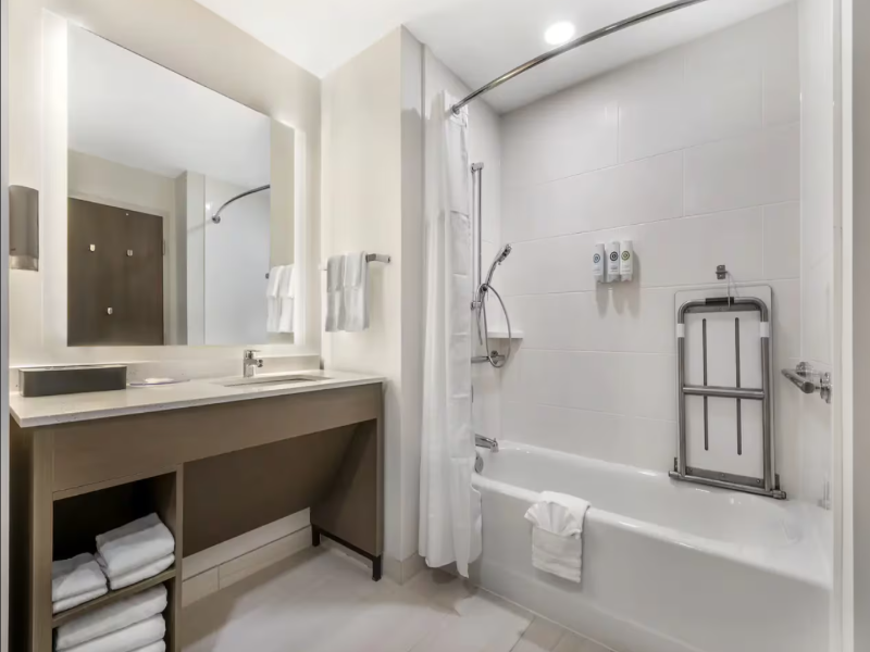 Comfort Inn & Suites Orlando Sanford Airport image