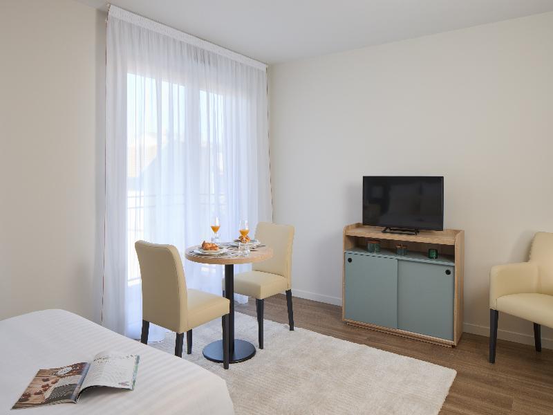 Quality Suites Nancy Centre image