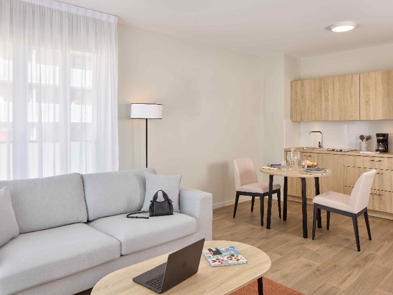 Quality Suites Reims - Saint-thomas image