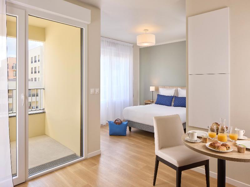 Quality Suites Rouen image