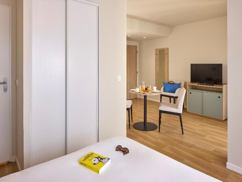 Quality Suites Rouen image