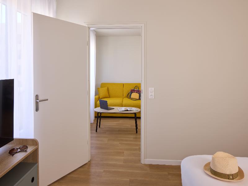 Quality Suites Rouen image