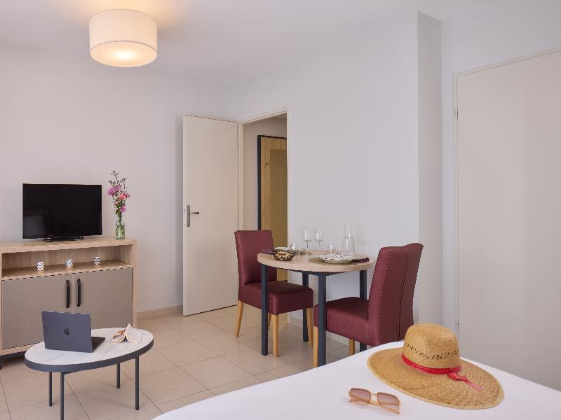 Quality Suites Perpignan Prestige image