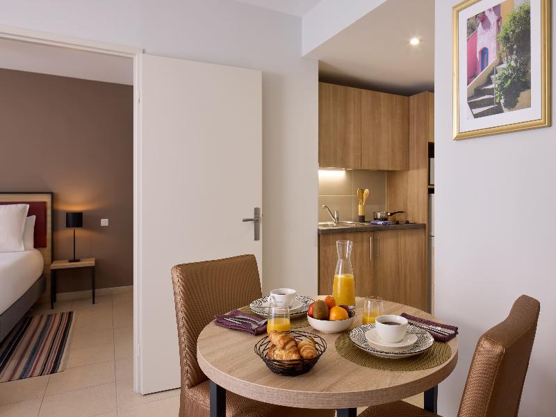 Quality Suites Perpignan Prestige image