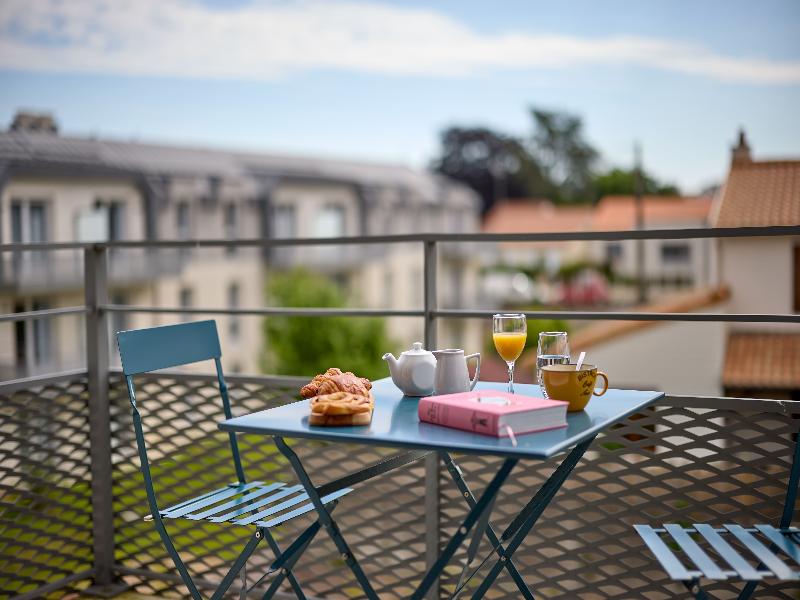 Quality Suites Cholet image