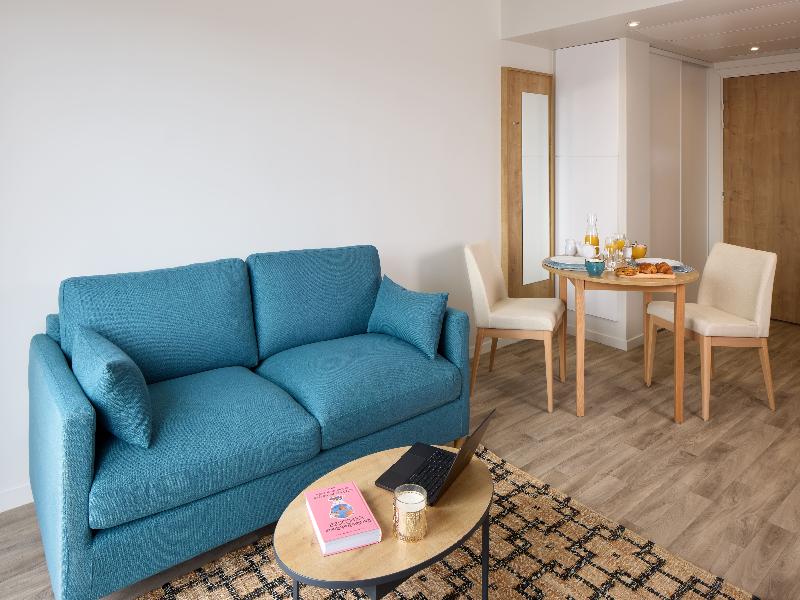 Quality Suites Cholet image