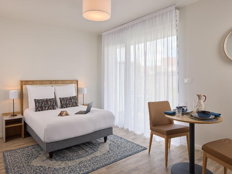 Quality Suites Cholet image
