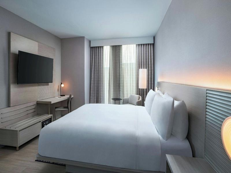Ac Hotel By Marriott Phoenix North Norterra image