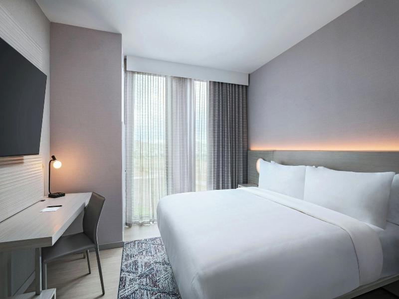 Ac Hotel By Marriott Phoenix North Norterra image