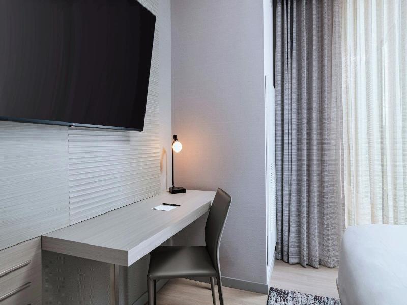 Ac Hotel By Marriott Phoenix North Norterra image
