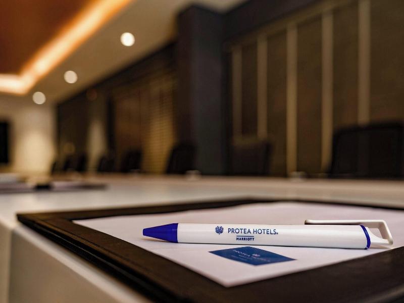 Protea Hotel By Marriott Kinshasa image