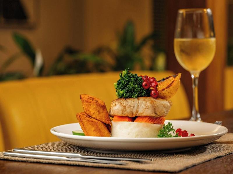 Protea Hotel By Marriott Kinshasa image