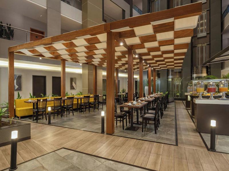 Protea Hotel By Marriott Kinshasa image