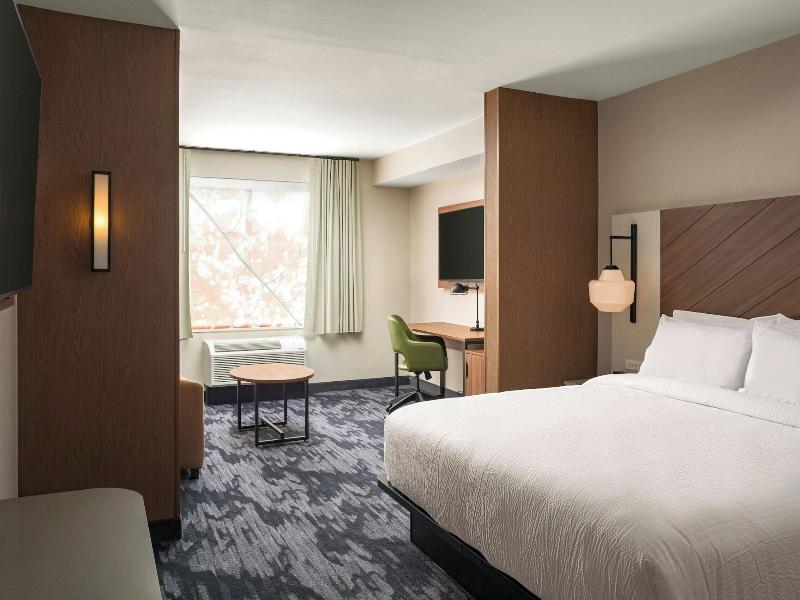 Fairfield Inn Suites Huntsville Madison image