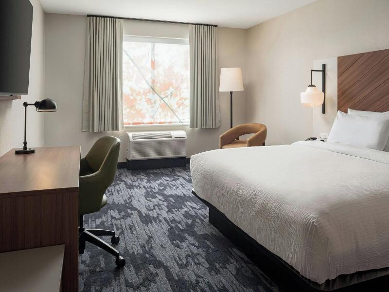 Fairfield Inn Suites Huntsville Madison image