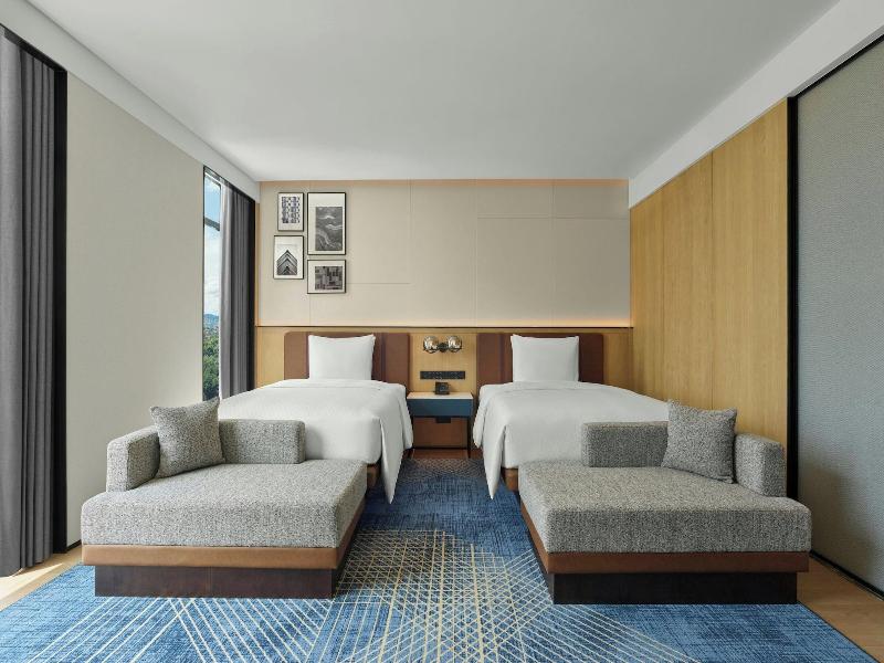 Four Points By Sheraton Guiyang Huaxi Park image
