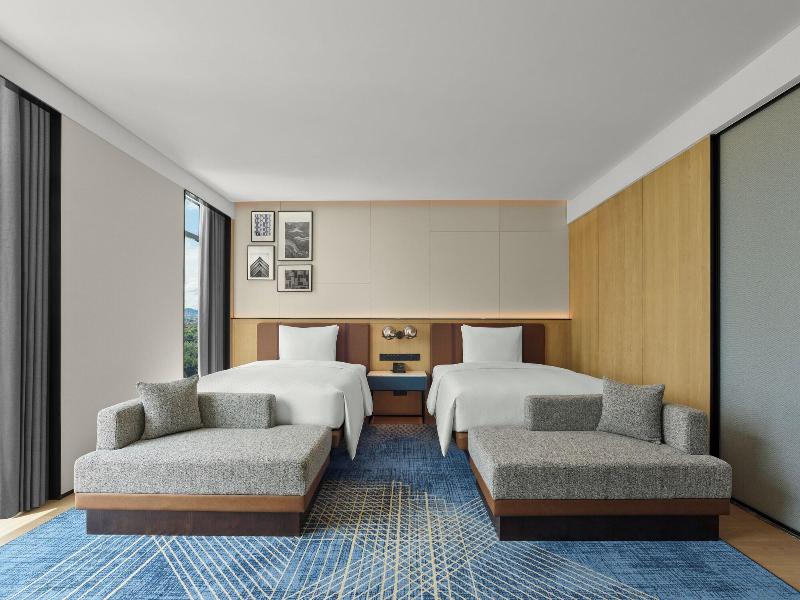 Four Points By Sheraton Guiyang Huaxi Park image