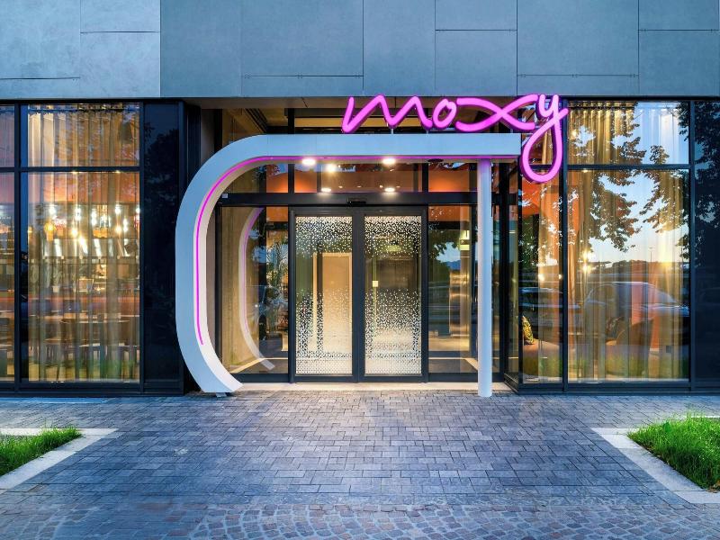 Moxy Verona image
