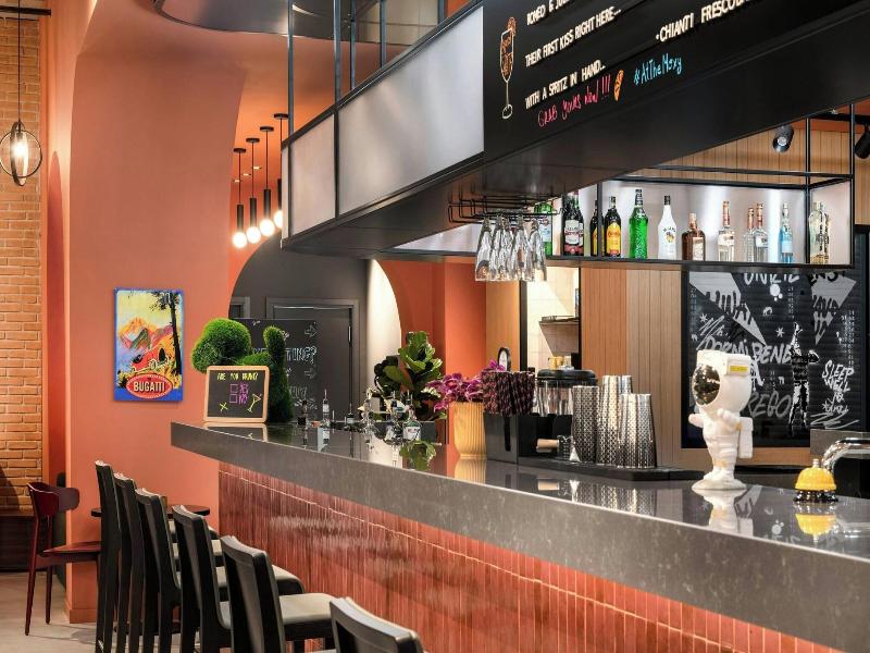 Moxy Verona image