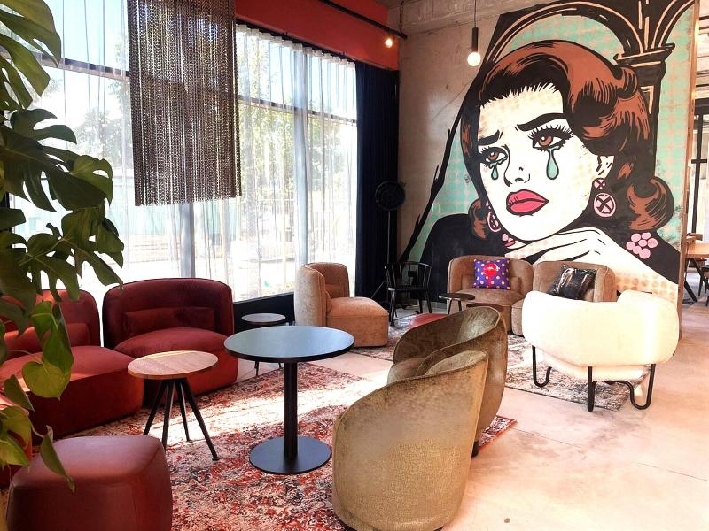 Moxy Verona image