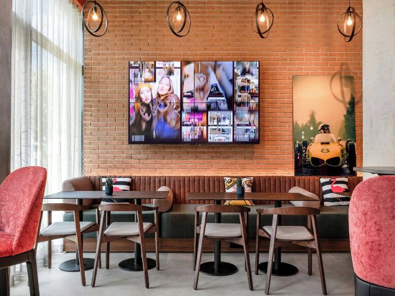 Moxy Verona image