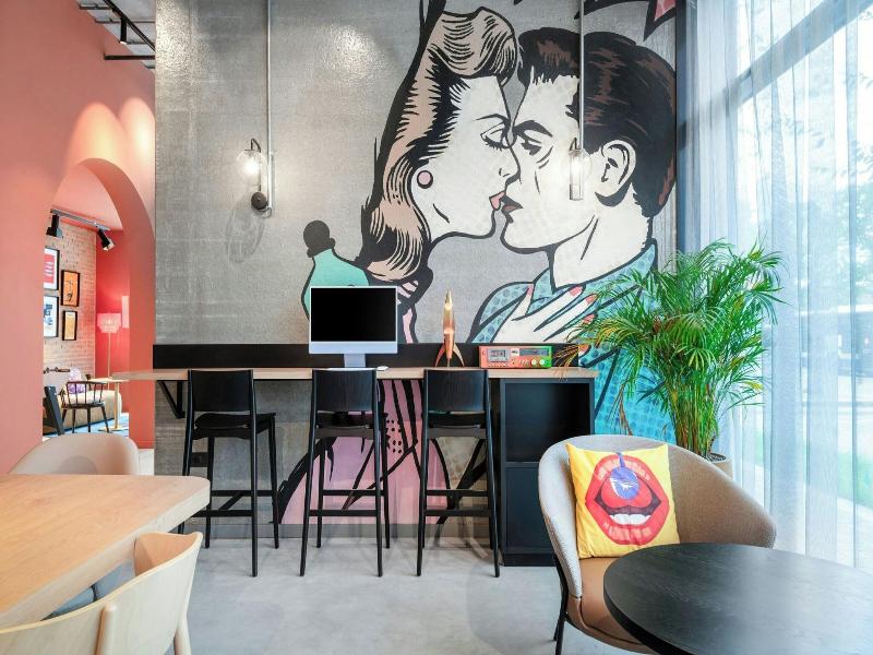 Moxy Verona image