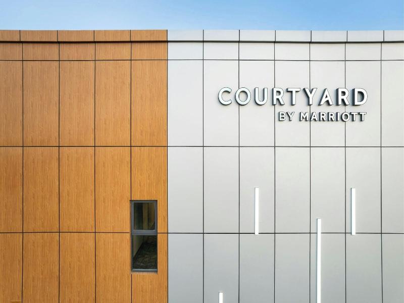 Courtyard Cheddi Jagan International Airport Gu 4