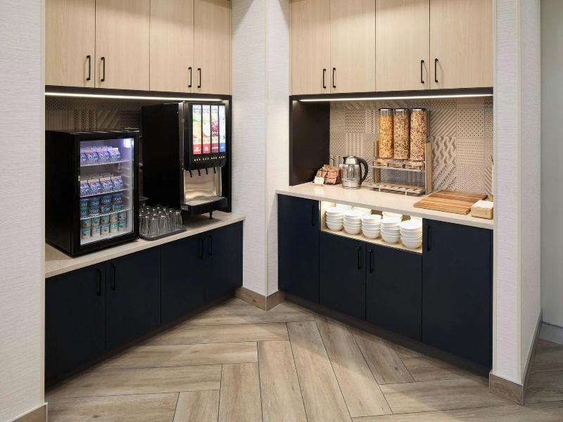 Towneplace Suites By Marriott Montreal Airport