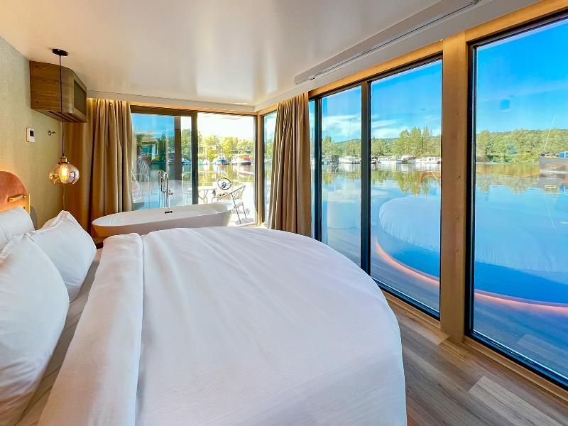 Royale Escale Torcy image