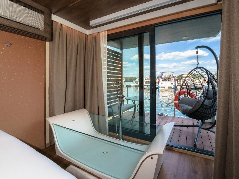 Royale Escale Torcy image